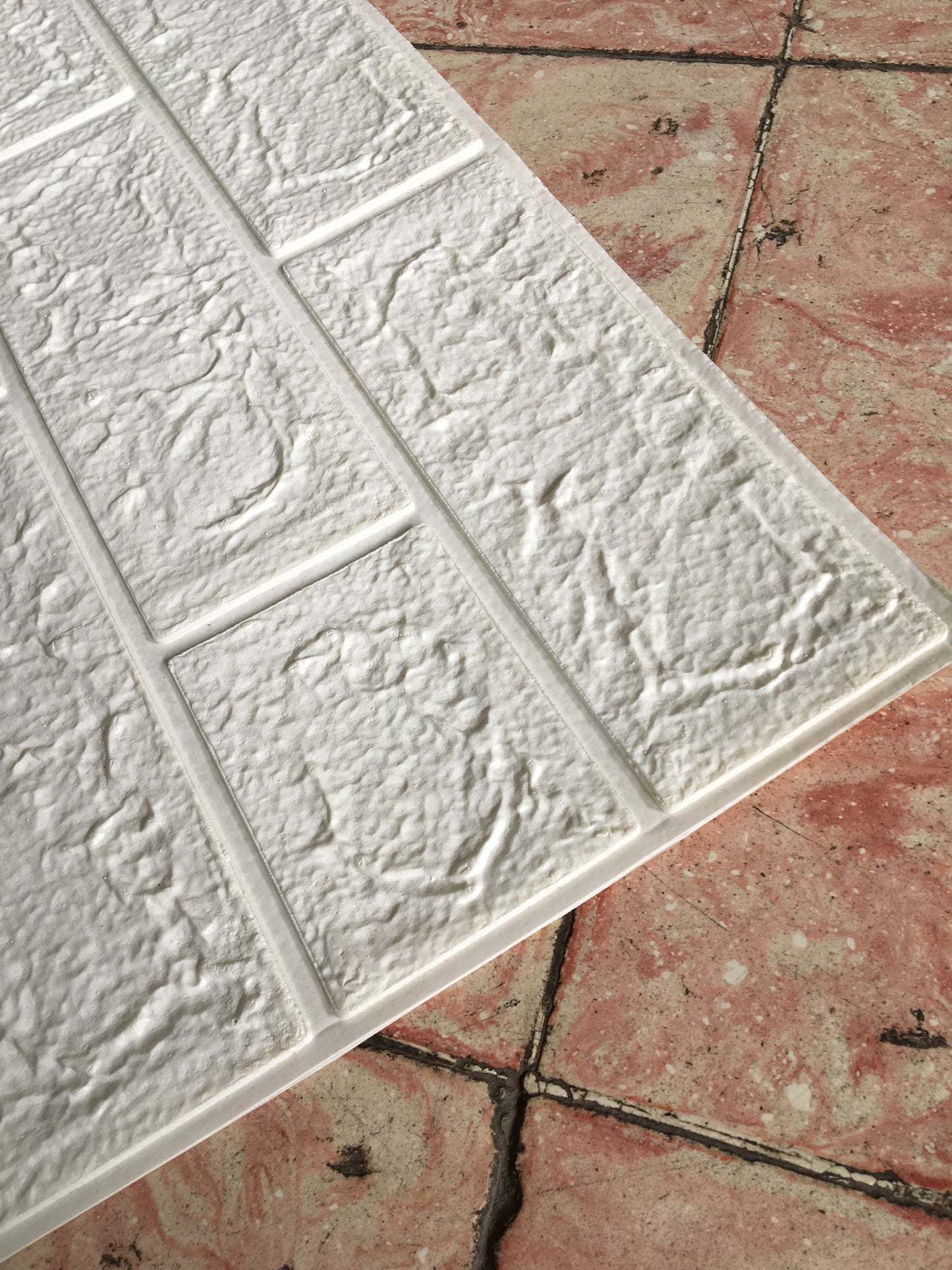 TAPIZ ESPUMA 3D PARA PARED PEGATINAS DECORATIVAS MODELO LADRILLO CON RELIEVE LAMINA DE 70*77CM * 10 PCS